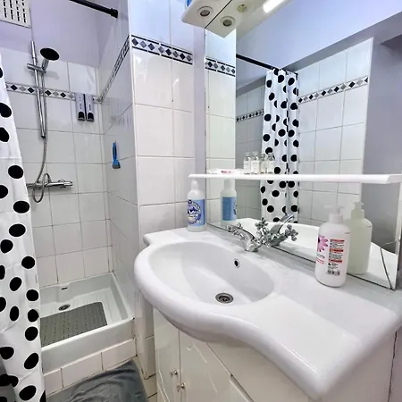 Lovely - Getaway For 2 Center & Within Walking Distance *